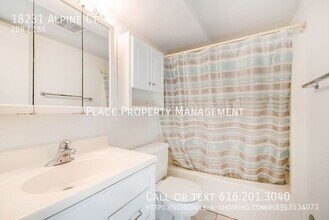 18231 Alpine Ct in Spring Lake, MI - Building Photo - Building Photo