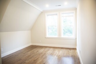 53 Quint Ave, Unit 1 in Boston, MA - Foto de edificio - Building Photo