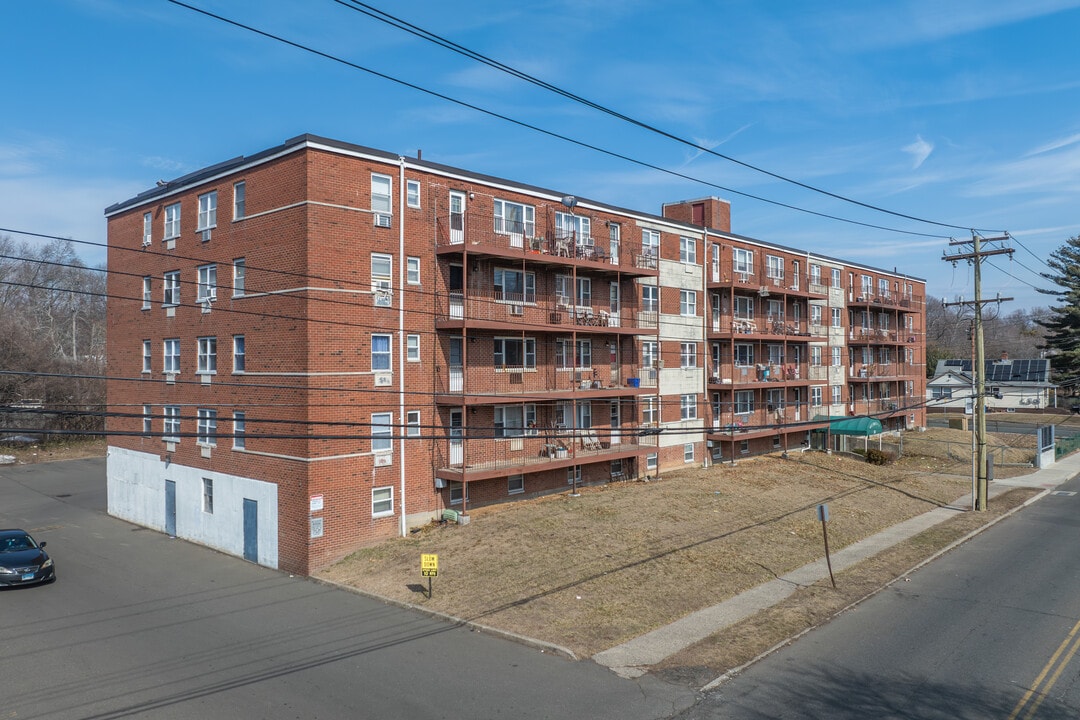 Westbrook in West Haven, CT - Building Photo