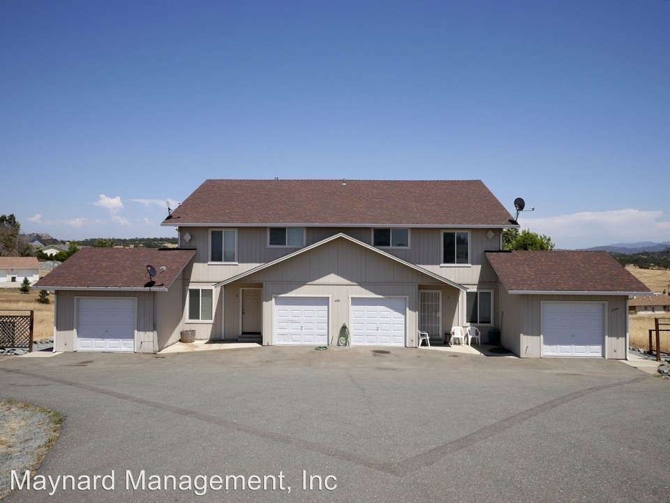 4090 Camanche Pkwy N in Ione, CA - Foto de edificio