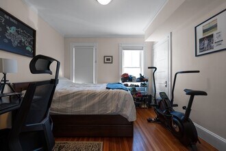 9 Dimick St, Unit 2 in Somerville, MA - Foto de edificio - Building Photo