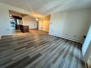 374 Massachusetts Ave, Unit 63 in Arlington, MA - Foto de edificio - Building Photo