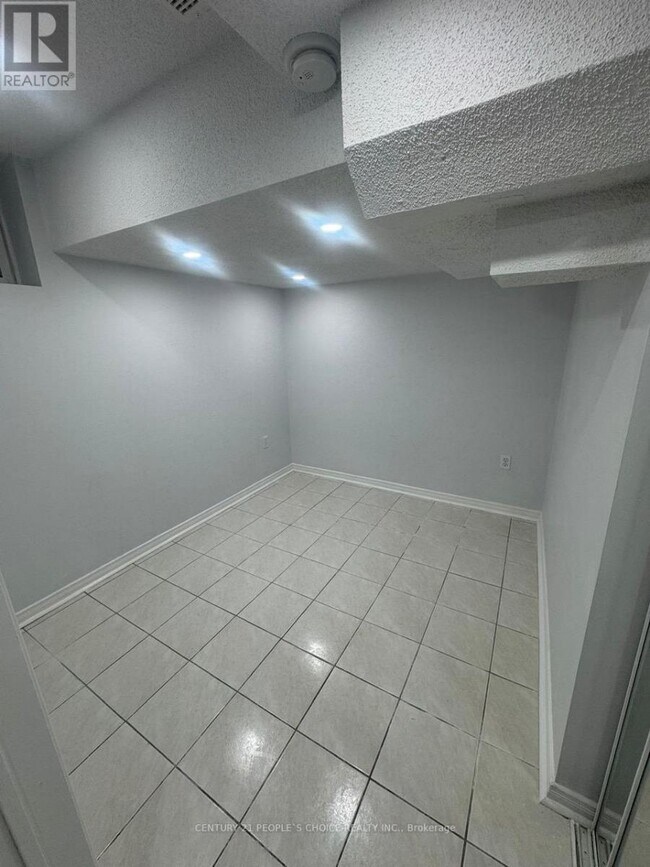 3 Chapparal Dr in Brampton, ON - Building Photo - Building Photo