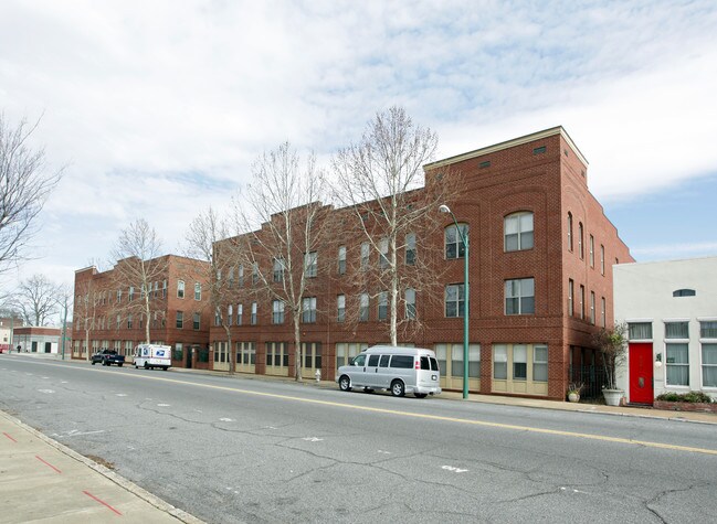 Central Station Lofts in Memphis, TN - Foto de edificio - Building Photo