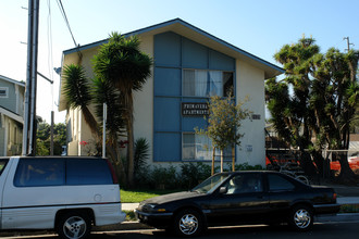 Primavera Apartments in Santa Barbara, CA - Building Photo - Building Photo