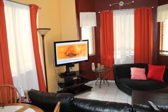 The Harding Apartments in Miami Beach, FL - Foto de edificio - Building Photo