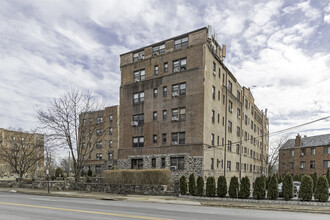 The Biltmore in Pelham, NY - Building Photo - Building Photo