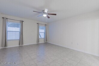 2143 Chandlers Walk Ln in Jacksonville, FL - Foto de edificio - Building Photo