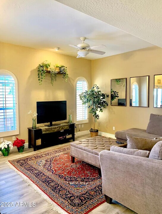 5015 E Cheyenne Dr in Phoenix, AZ - Building Photo