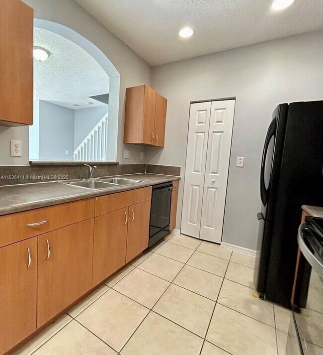 4284 NE 10th Ct in Homestead, FL - Building Photo - Building Photo