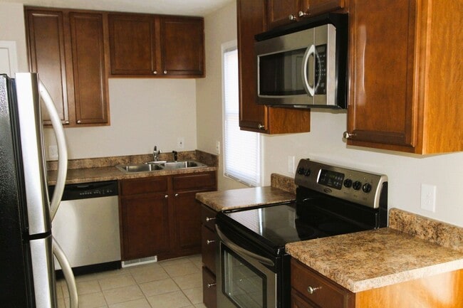 8004 Park Dr in Ralston, NE - Building Photo - Building Photo