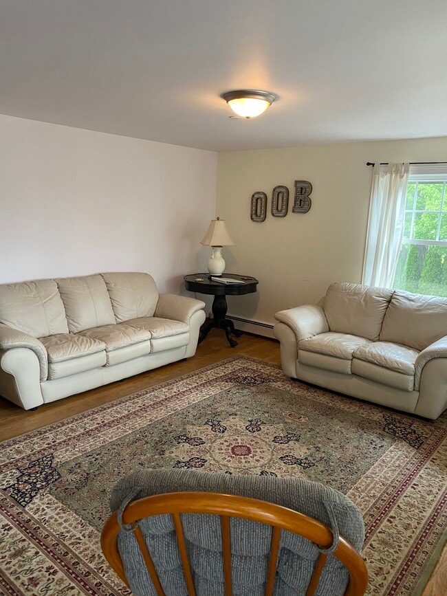 18 Seaside Ave, Unit B