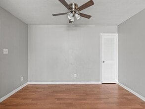 Blossom Wood Apartments in Decatur, AL - Foto de edificio - Building Photo