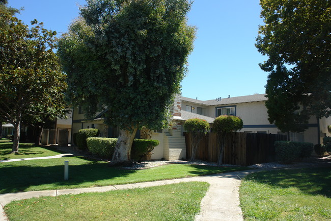 1910 Southwest Expy in San Jose, CA - Building Photo - Building Photo