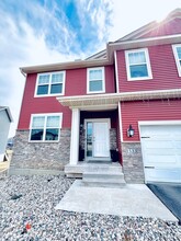 1533 Linwood Cir in Shakopee, MN - Building Photo - Building Photo