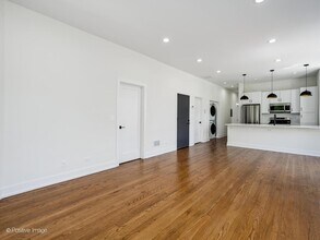 1633 N Francisco Ave, Unit 3 in Chicago, IL - Building Photo - Building Photo
