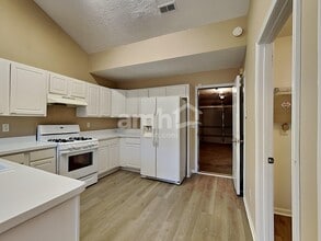 725 Windsor Brook Ln in Lawrenceville, GA - Building Photo - Building Photo