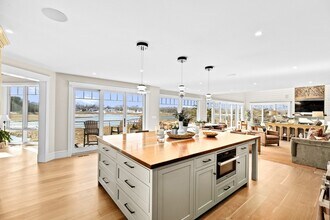 67 Border St in Scituate, MA - Foto de edificio - Building Photo