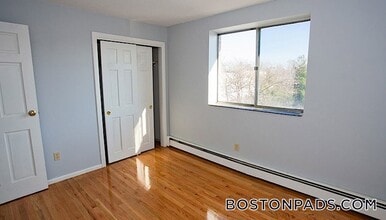 14 Murdock St in Somerville, MA - Building Photo - Building Photo