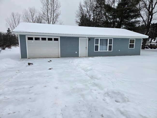 N2287 Memorial Dr in Merrill, WI - Building Photo - Building Photo