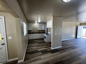 1352 N Fruit Ave in Fresno, CA - Building Photo - Building Photo