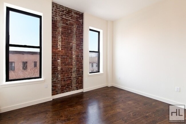154 Adelphi St in Brooklyn, NY - Building Photo - Building Photo