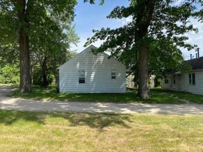 2141 Logan Ave in Waterloo, IA - Building Photo - Building Photo