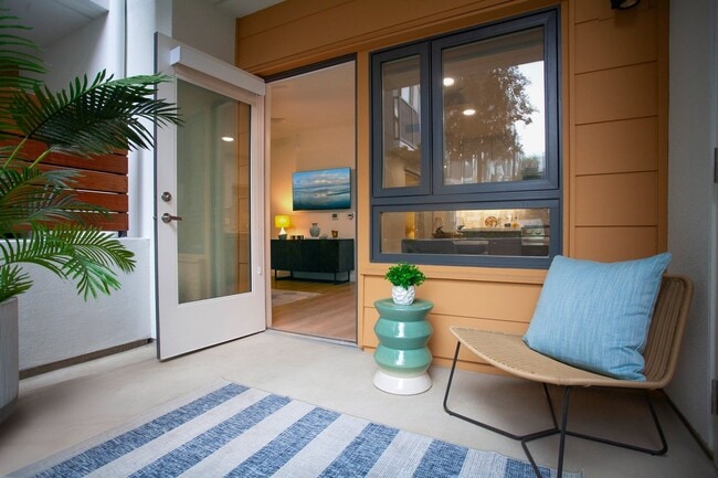 Sync on Canoga in Canoga Park, CA - Building Photo - Building Photo