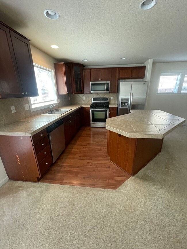 property at 4124 SE Azalea Ave