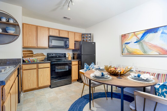 Deer Meadow Village in Columbia, SC - Foto de edificio - Interior Photo