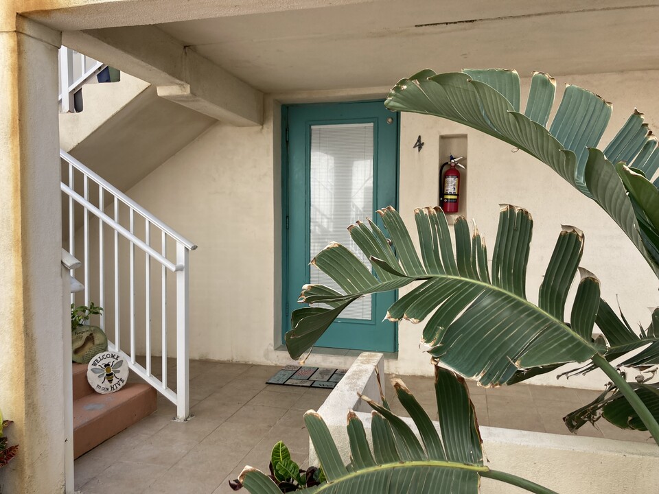 3137 S Atlantic Ave in Daytona Beach, FL - Building Photo