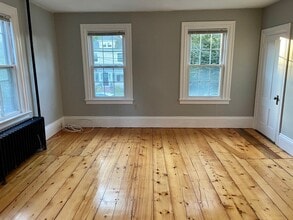 10 Cushman St, Unit 4 in Plymouth, MA - Foto de edificio - Building Photo