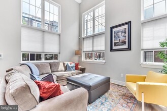 2403 Manton St in Philadelphia, PA - Building Photo - Building Photo