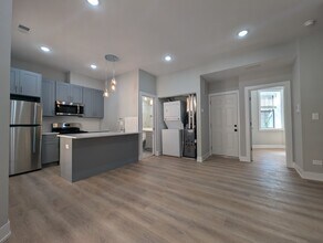 421 W Belden Ave, Unit 1 in Chicago, IL - Building Photo - Building Photo