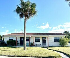 710 Flamingo Dr in Ormond Beach, FL - Building Photo