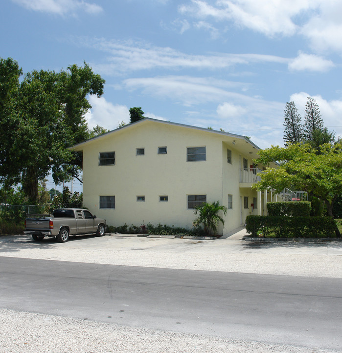 1450 SW 24th Ct in Fort Lauderdale, FL - Building Photo