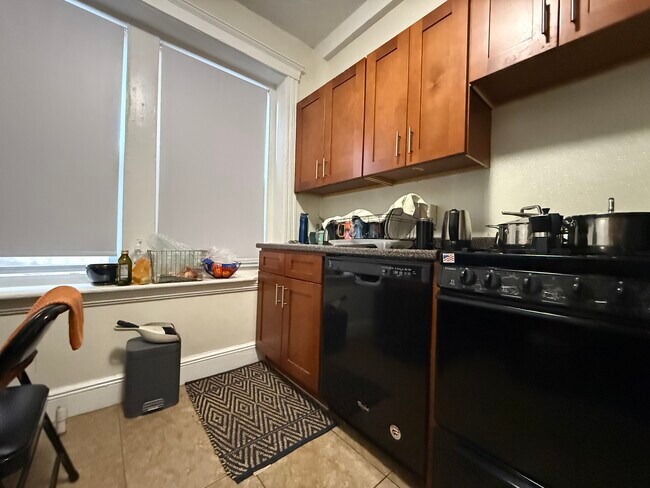 1776 Commonwealth Ave, Unit 3 in Boston, MA - Building Photo - Building Photo