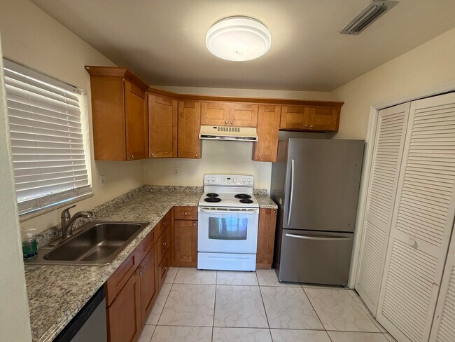 82 Lariat Cir in Boca Raton, FL - Building Photo - Building Photo