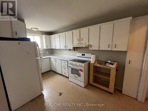 151 Calderwood Dr in Kingston, ON - Building Photo - Building Photo