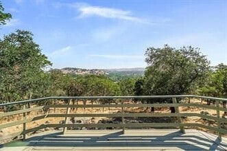 8251 Toloso Rd in Atascadero, CA - Foto de edificio - Building Photo