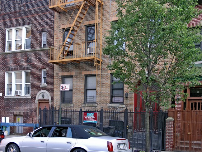 24 W 174th St in Bronx, NY - Foto de edificio - Building Photo