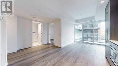 5 Lakeview Ave in Toronto, ON - Building Photo - Building Photo