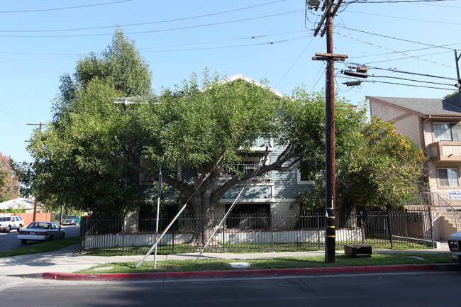 20954 Valerio St in Canoga Park, CA - Building Photo - Building Photo