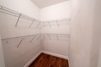 19 Academy Dr, Unit 1-12 in Lowell, MA - Foto de edificio - Building Photo