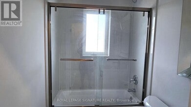 28 Leduc Dr in Toronto, ON - Building Photo - Building Photo