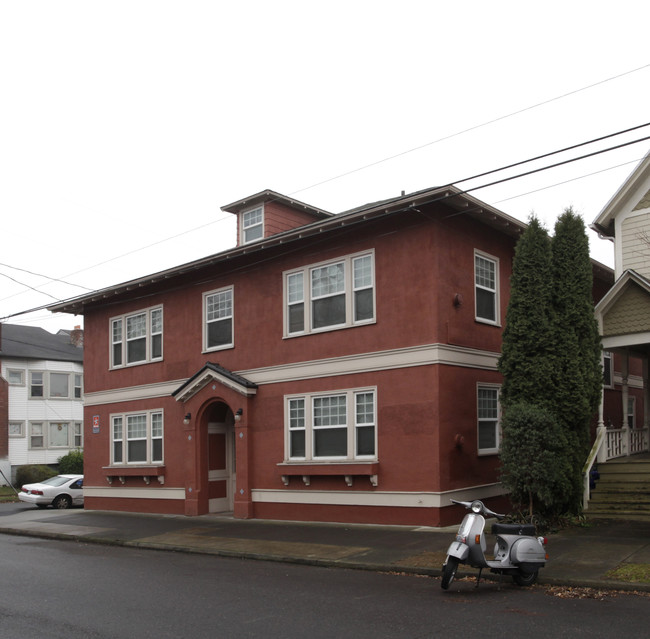 Ankeny Apartments by Star Metro in Portland, OR - Foto de edificio - Building Photo