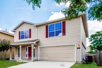 315 Cardinal Way in San Antonio, TX - Building Photo - Building Photo