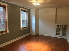 5876 Shady Forbes Terrace in Pittsburgh, PA - Building Photo