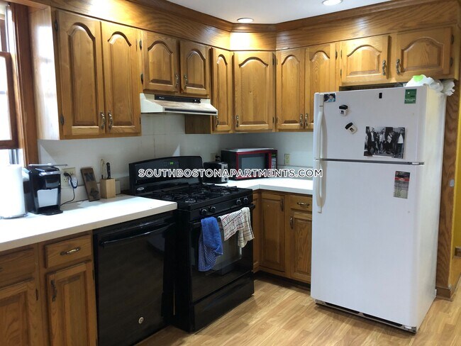 338 K St in Boston, MA - Building Photo - Building Photo