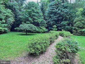15729 Holly Grove Rd in Silver Spring, MD - Building Photo - Building Photo